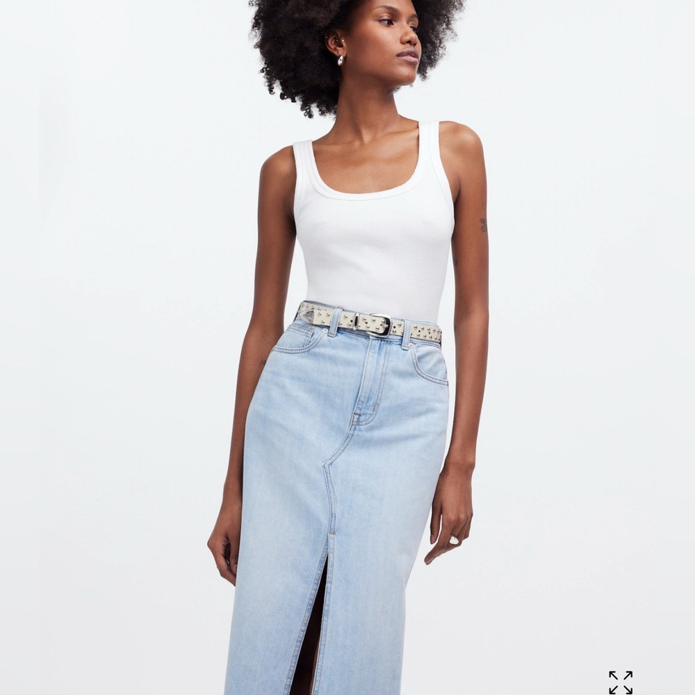 The Rilee Denim Midi Skirt Sz 33 EUC